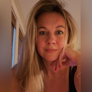 Meet your Posher, Whitney